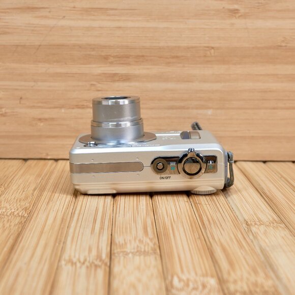 Casio Exilim EX-Z120 7.2MP Digital Camera, 3x Optical Zoom - Picture 4 of 6